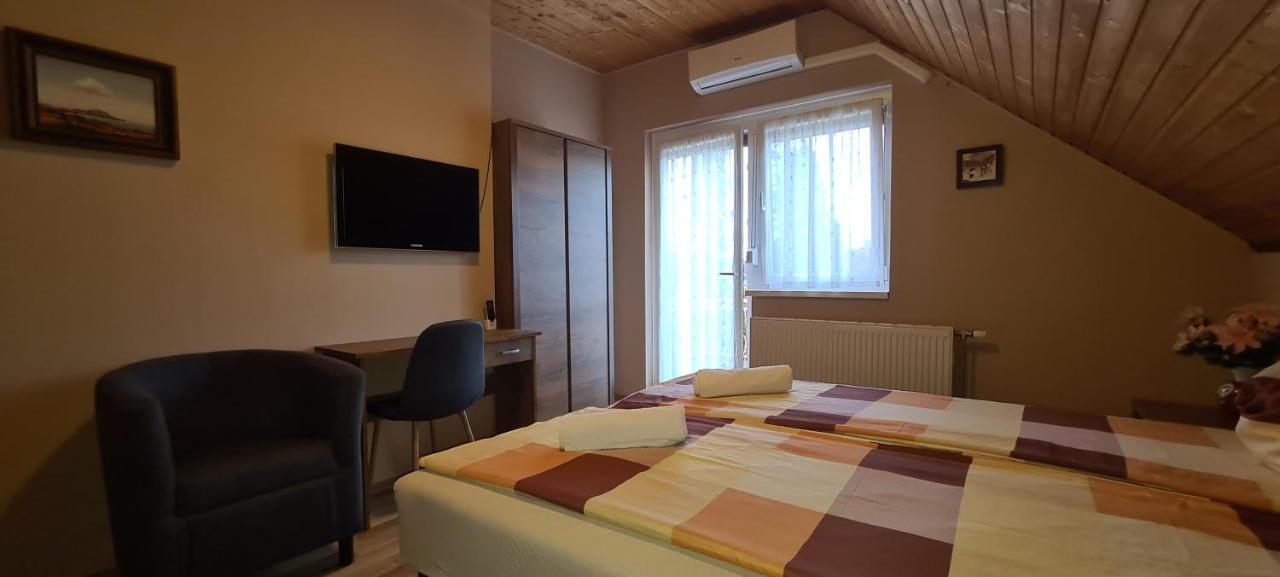 Hajas Familia Kiado Szobak Balatonmáriafürdő Extérieur photo