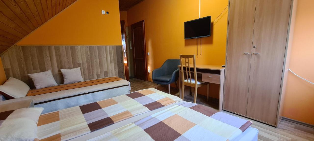 Hajas Familia Kiado Szobak Balatonmáriafürdő Extérieur photo