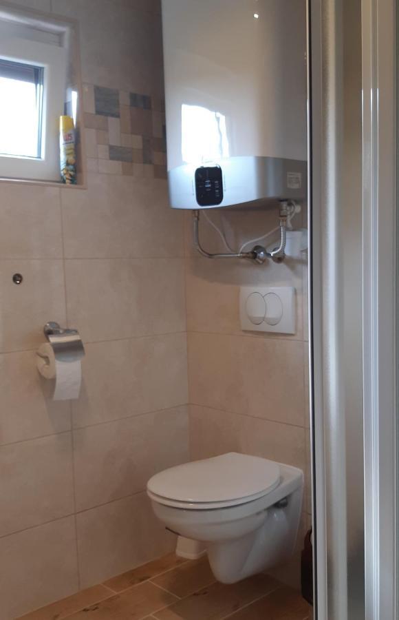 Hajas Familia Kiado Szobak Balatonmáriafürdő Extérieur photo