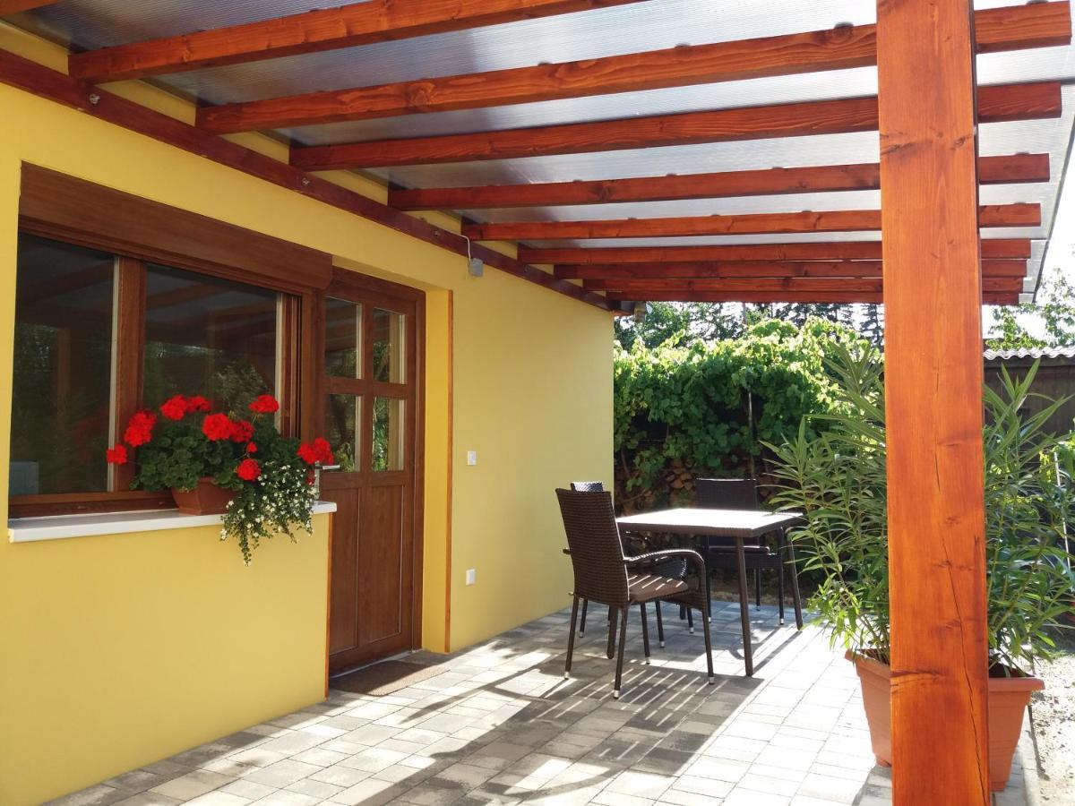 Hajas Familia Kiado Szobak Balatonmáriafürdő Extérieur photo