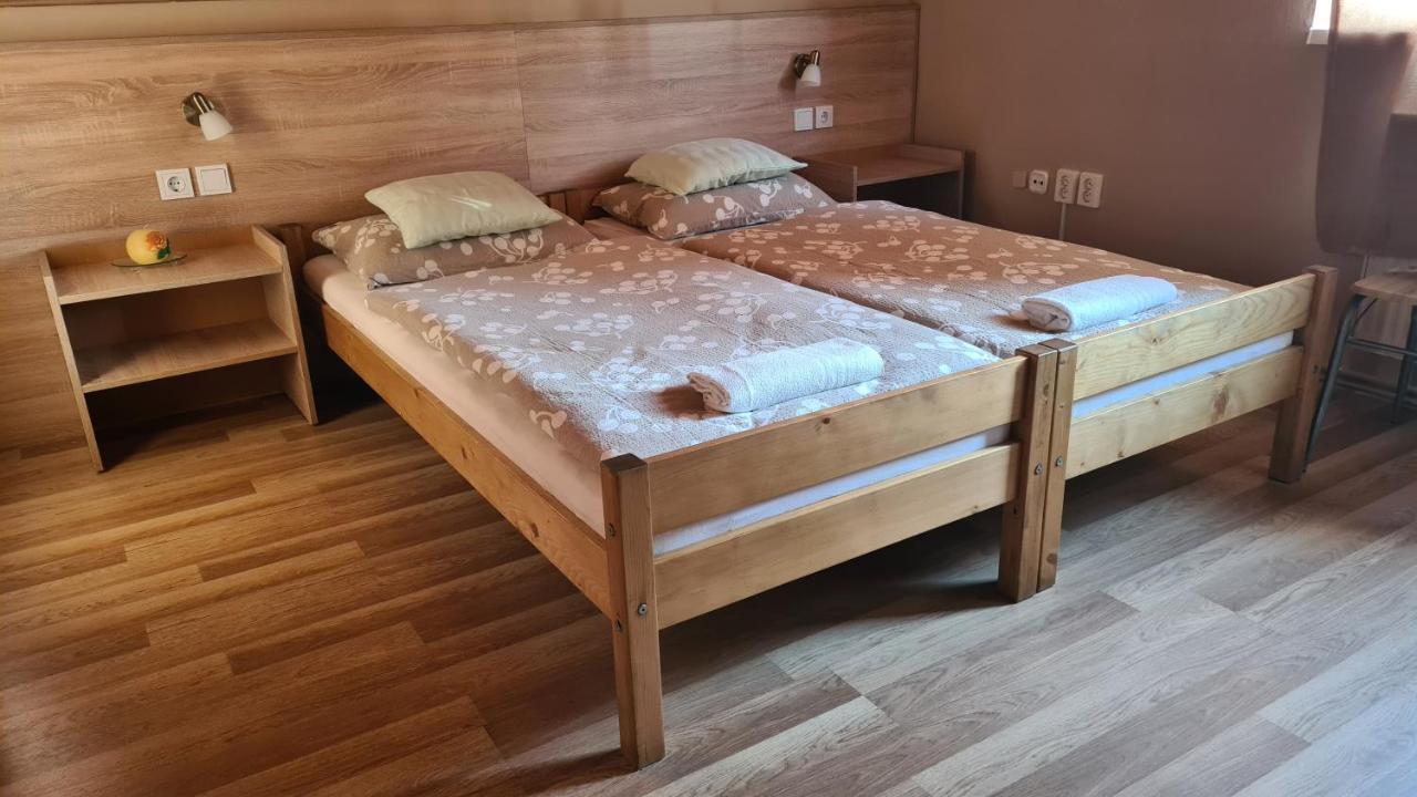 Hajas Familia Kiado Szobak Balatonmáriafürdő Extérieur photo