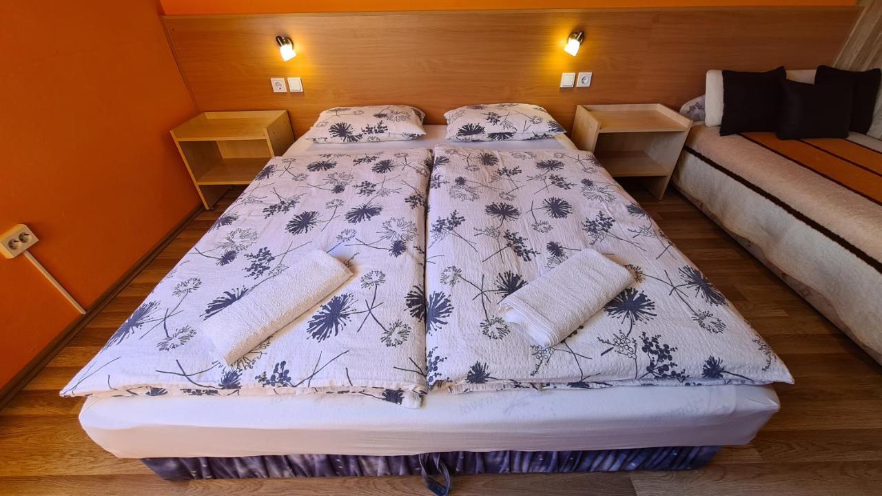Hajas Familia Kiado Szobak Balatonmáriafürdő Extérieur photo