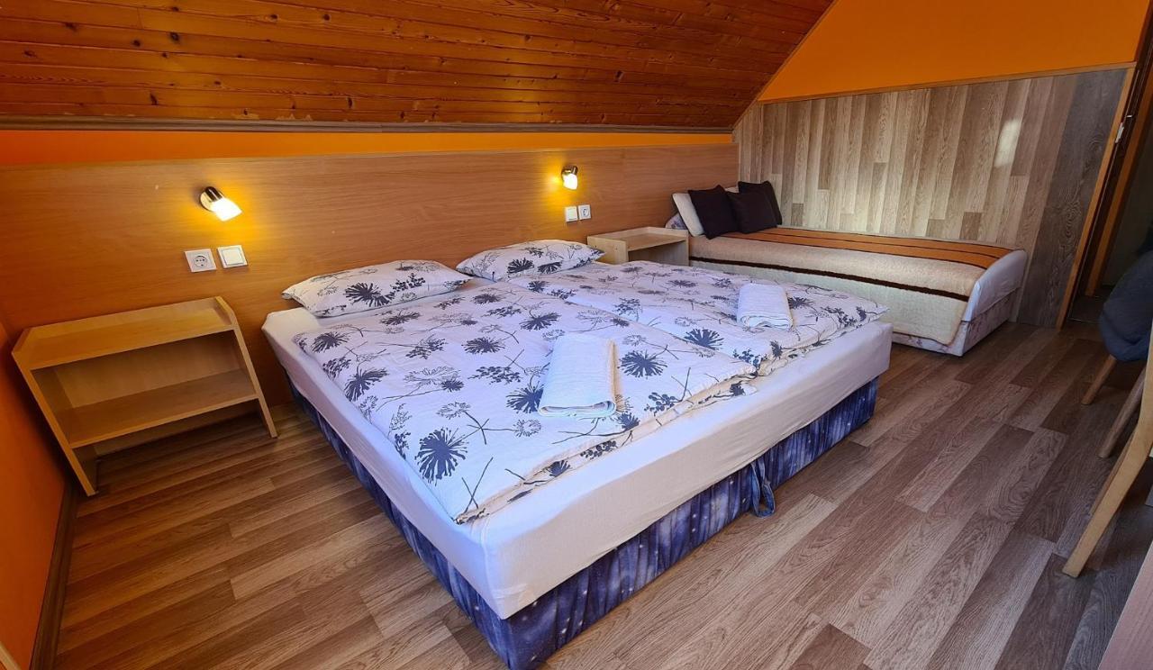 Hajas Familia Kiado Szobak Balatonmáriafürdő Extérieur photo